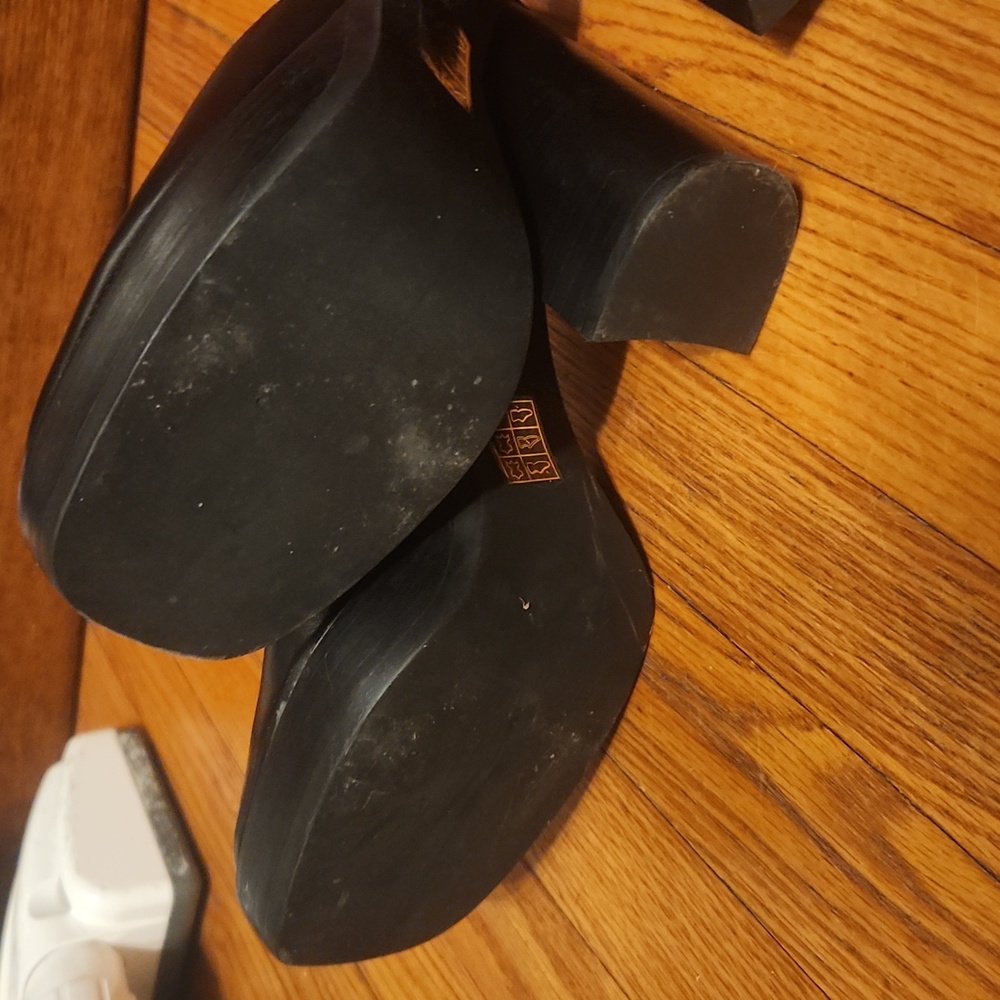 Jeffrey Campbell Black Platform Shoes - Picture 6 of 10